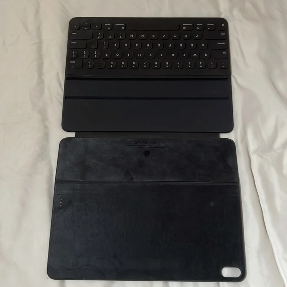iPad 12.9 inch keyboard folio. Lightly used. In like-new condition.